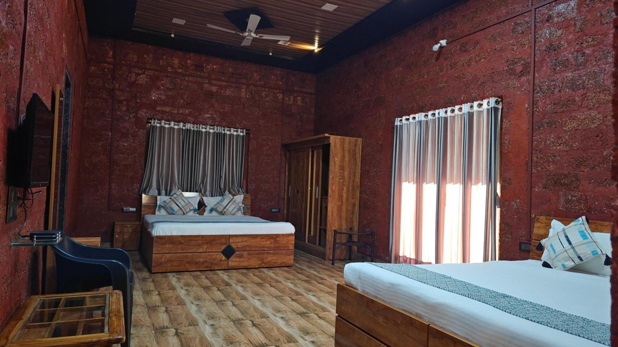 Stone Casa By Vgh 4Bhk Villa With Swimming Pool マハバレシュワール エクステリア 写真